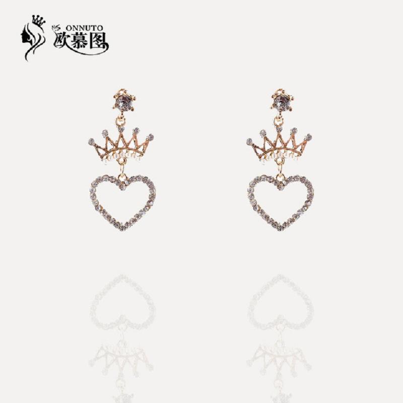 

Love Crown Style Earrings