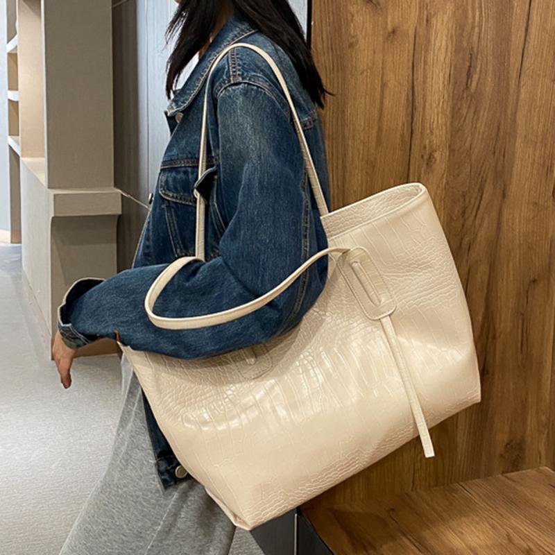 

2021 Simple Large Capacity Women Handbags Casual Solid Crossbody Bags For Women New Fashion Shoulder Bags PU Leather Tote, Black