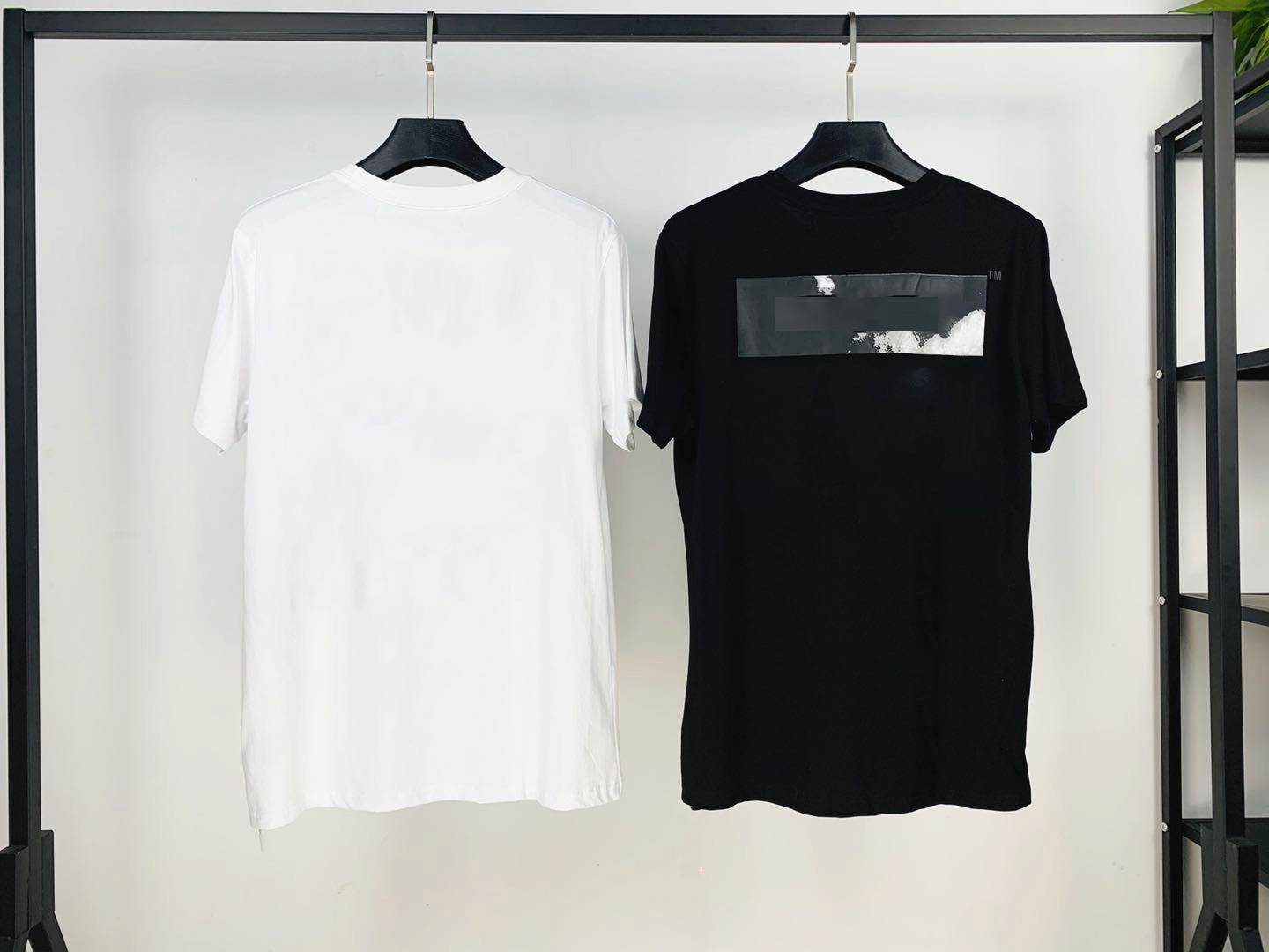 

High quality O letter white cloud printed short-sleeved T-shirt for men and women loose European version bottoming shirt half sleeve, White;black