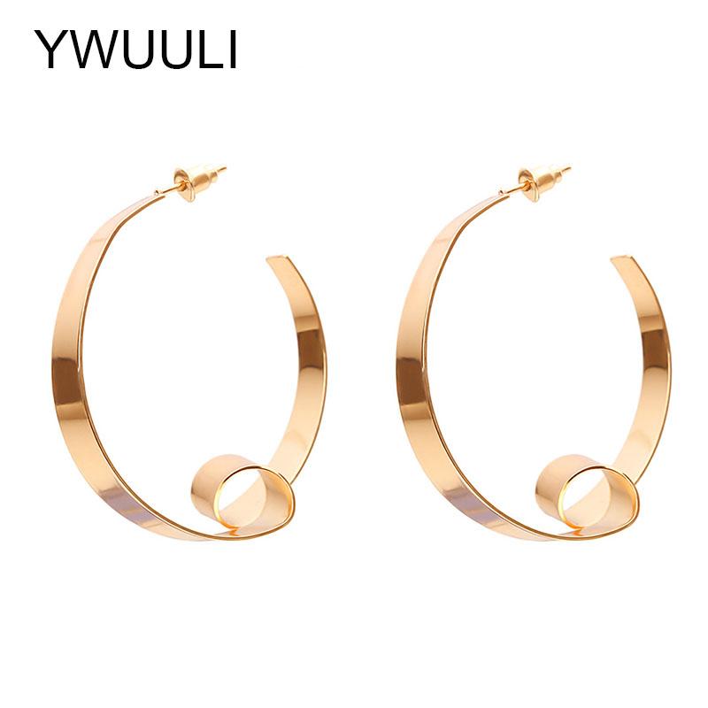 

Creative Design Irregular Twisted Metal Geometric Hoop Earrings for Women Big Round Circle Earring Fashion Jewelry XR1602