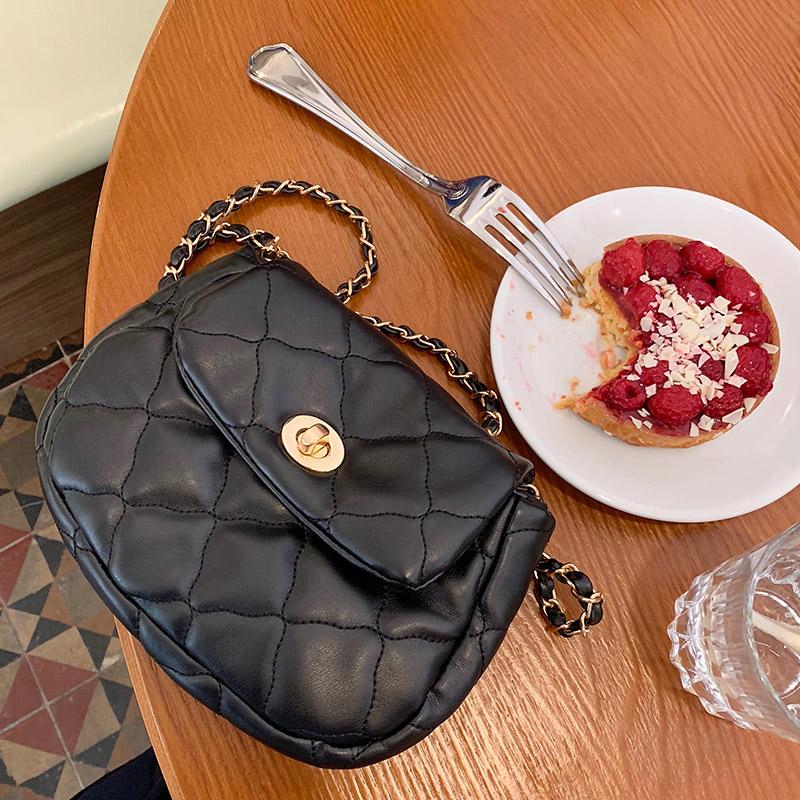 

HISUELY Trendy Underarm Bag Women 2021 New Fashion Stone Pattern Bucket Bag Casual All-match Braided Shoulder Messenger Q4, Plush-black
