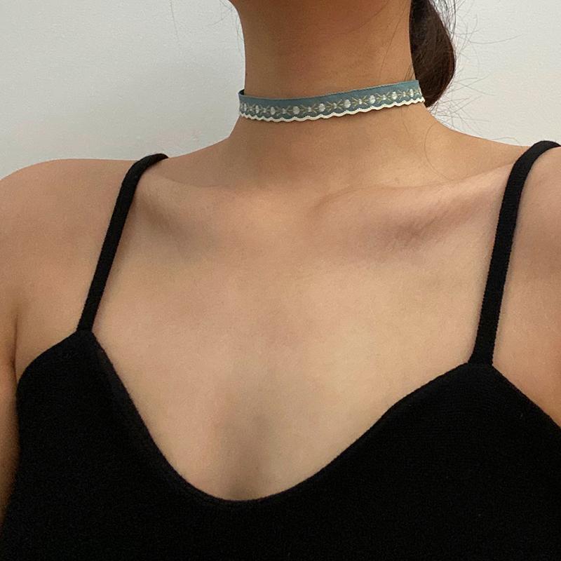 

Vogallery Fashion Short Necklace Women Good Quality Boho Embroidery Choker Green Yellow Summer Chockers Sexy Party Jewelry