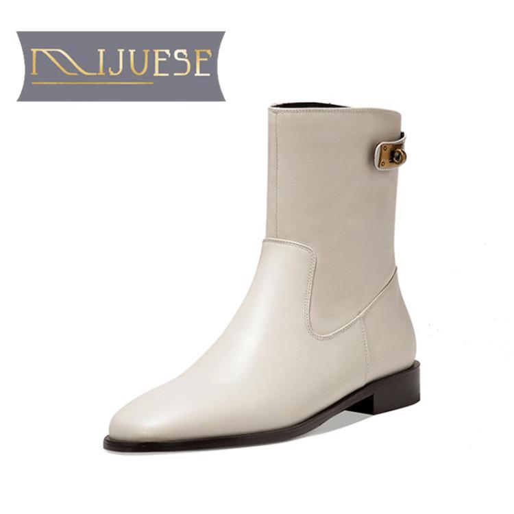 

MLJUESE 2021 women Ankle boots Cow leather Winter short plush Round Toe Metal Decoration Low heels female Riding boots size 40, Black