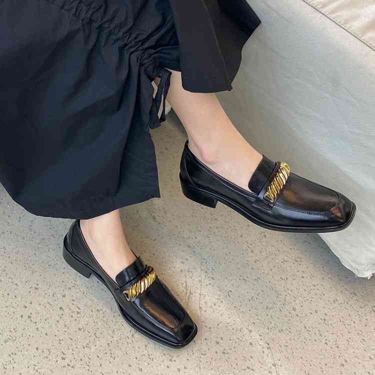 

Sandals spring and autumn full leather square head fashion shoes women's chain British style thick heel medium small 724J, Black