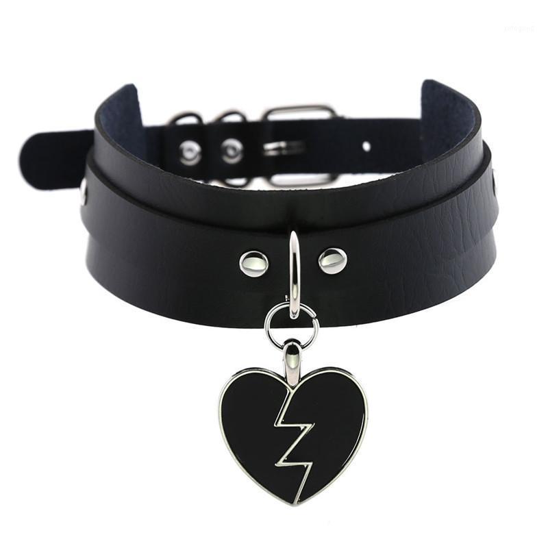 

Chokers 2021 Punk Heart Gothic PU Leather Buckle Necklace Pendant Spike Harajaku Harness Female Jewelry Gift1
