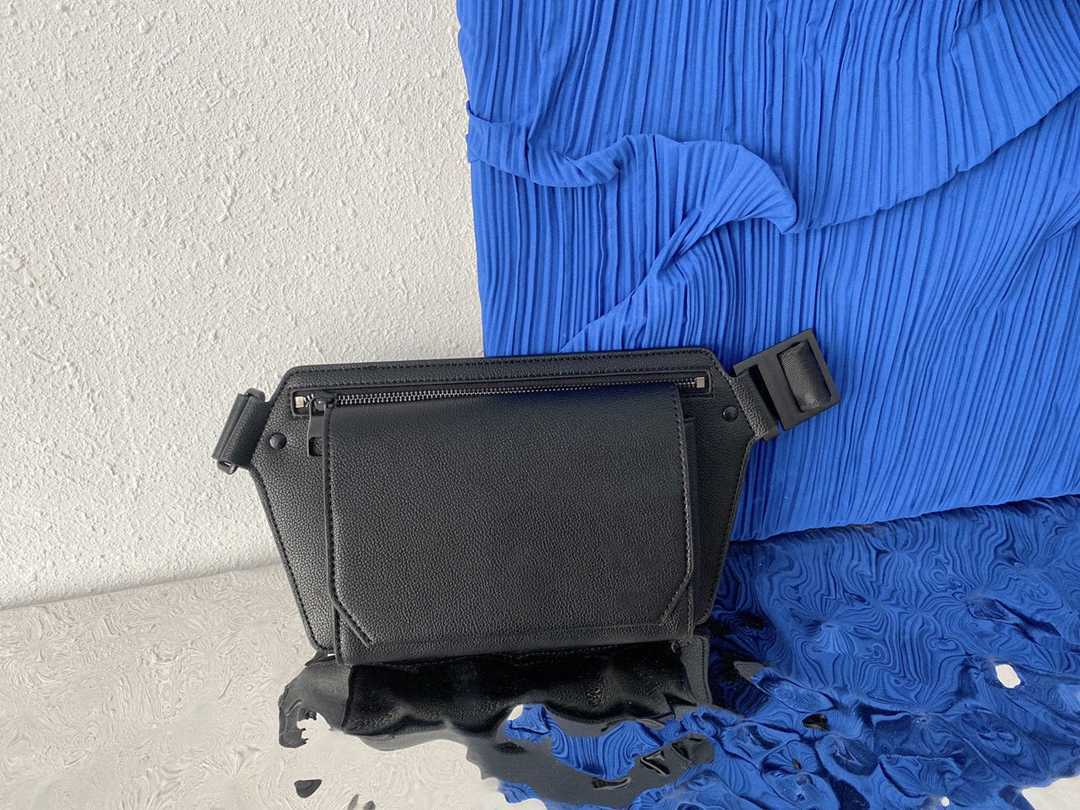 

Top quality Aerogram crossbody bag Granulated calfskin shouder bags with magnetic closure Portable man MessengerBag R8Sb#, Black