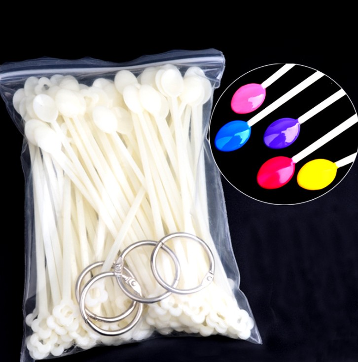 

100 Piece Natural Color Plastic Spoon Shaped False Nail Tip Sticks Chart Fan with Metal Ring Holder for Nail Polish Swatch