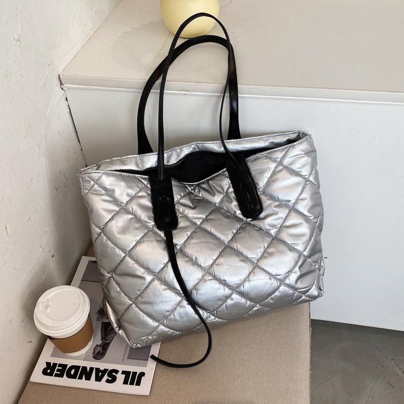 

Fashion Laser Bright Shoulder Bags For Women High Capacity Ladies Top-Handle Bags 2021 Winter Handbags And Purse Female Tote Bag, Black 02