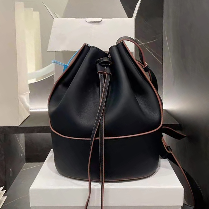 

Drawstring High quality fashion women's Bucket Bags Shoulder Bag cross body armpit bag perfect hardware Leather Handmade solid color simple leisure many people love