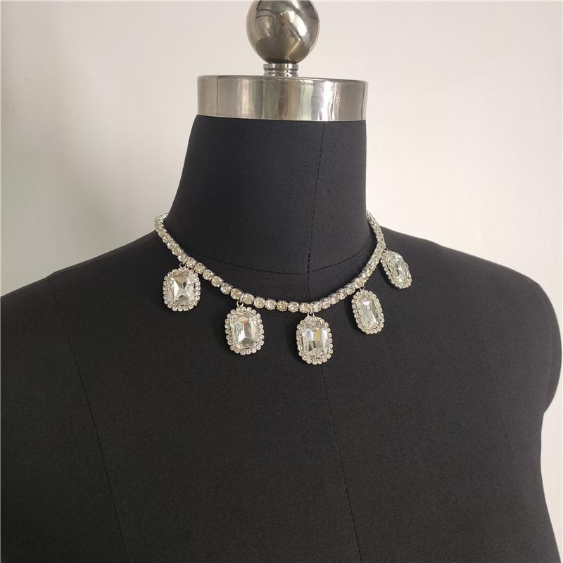 

Chokers NIUYITONG Fashion Big Crystal Rhinestone Pendant Jewelry For Women Elegant Banquet Gifts Collier Femme