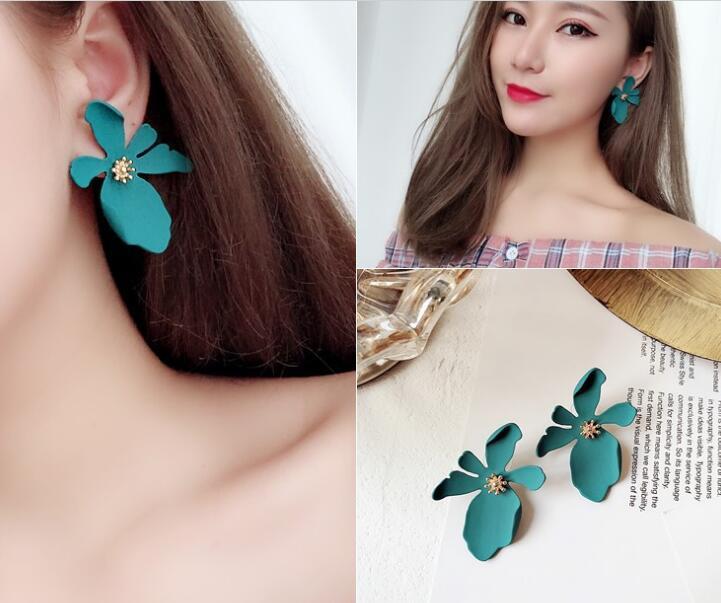 

4 pairs mixed 4 colors Korean Exaggerate Big Flower Stud Earrings For Women Summer Fashion Accessories Elegant Boucle D'oreille