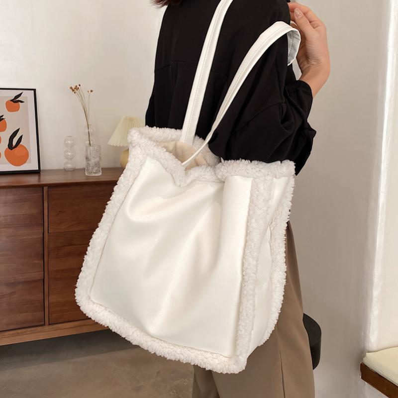 

Winter New Fashion Shoulder Bag Pu Leather Large Capacity Female Tote Bag Casual Plush Handbag Messenger Soft Warm, Black hand