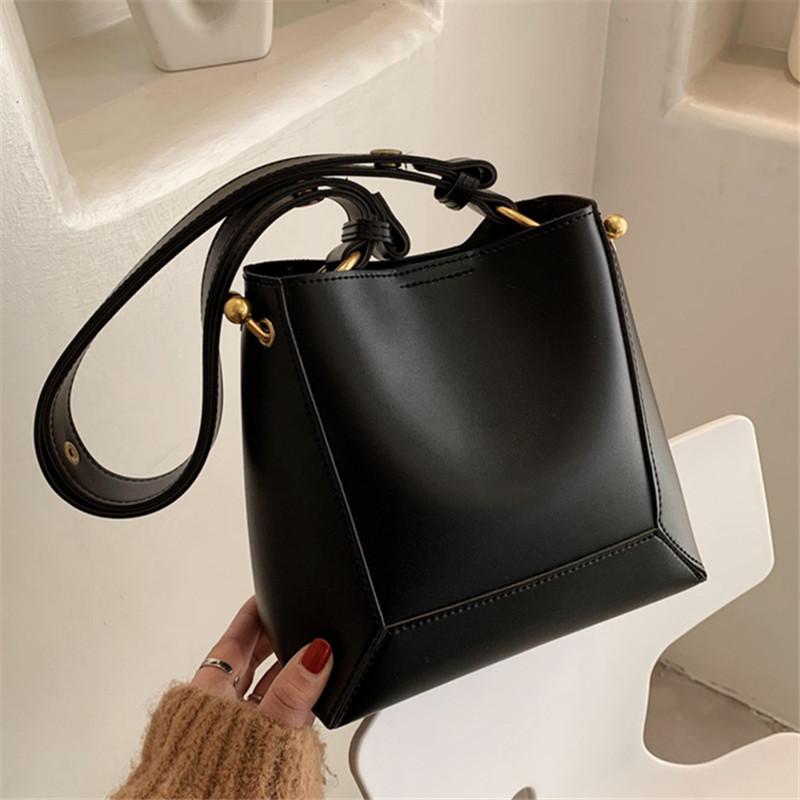 

New Hot Women's Soft PU Leather Shoulder Bag Vintage Elegant Thread Handbags Female Luxury Designer Travel Messenger Bags Sac, Black