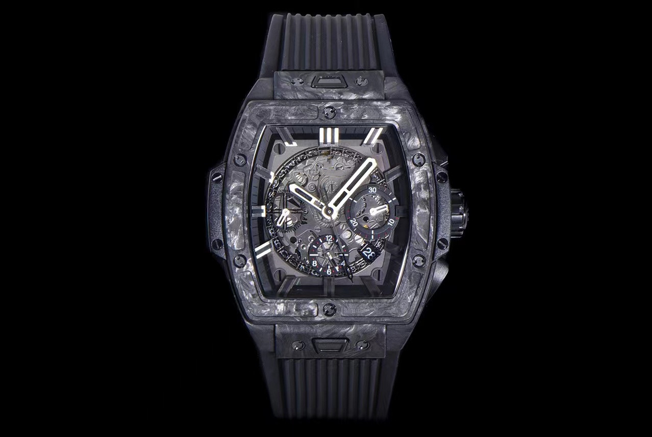 

The 2022 carbon fiber watch comes with a limited edition 4700 movement sapphire glass mirror, one-button quick change strap system, As shown