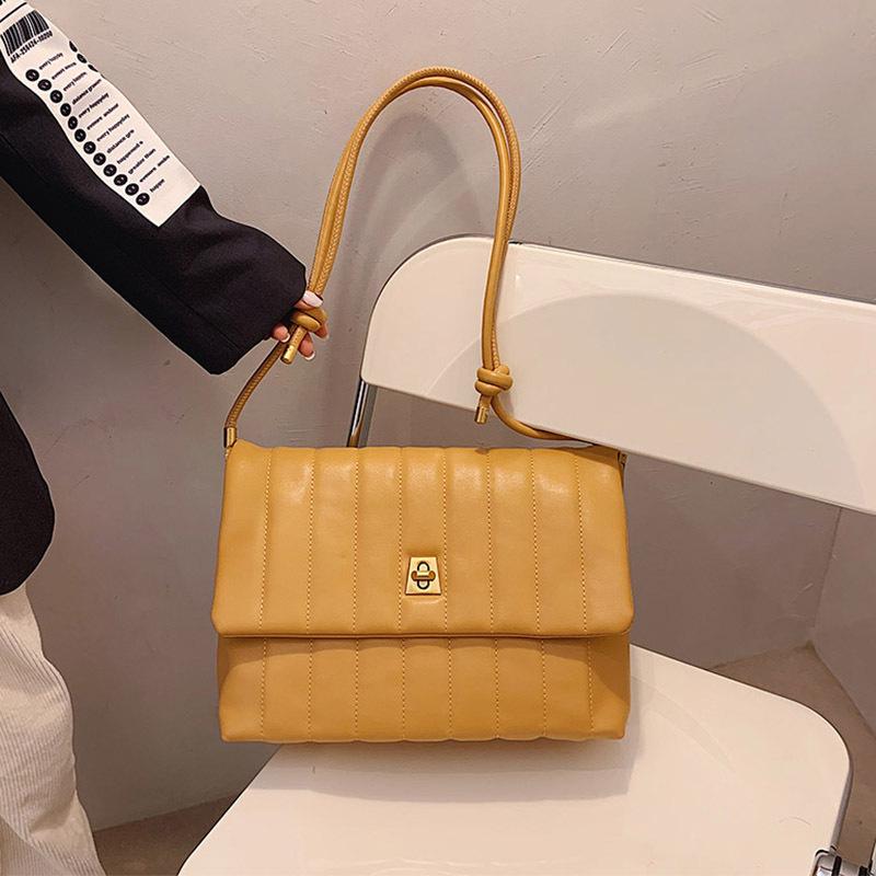

High-end women's bag 2021 spring new quality fashion shoulder bag simple embroidery thread messenger small square, Black