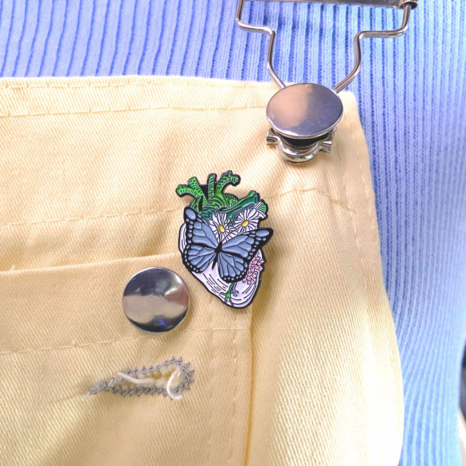 

Enamel Marine Heart Rose Brooches Alloy Backpack Clothing Butterfly Pins Unisex Love Design Collar Brooch Ornaments Accessories Wholesale