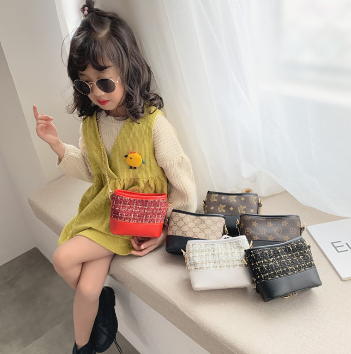 

Designer Girls Plaid Woolen Bags Kids Letter Printed PU leather Bag Children Metal Chain Messenger Bag Women Mini One-Shoulder Bags A4727, Black