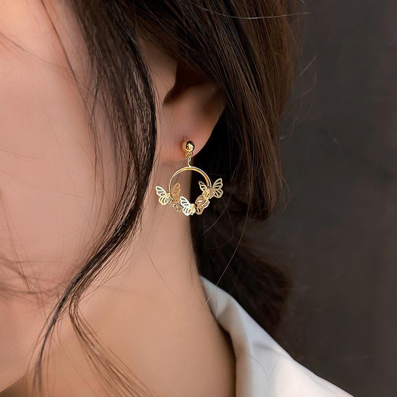 

Fairy Tale Gold Color Metal Butterfly Earring for Women 2020 Floral Hollow Alloy Multi Butterflies Hoop Earrings Bijoux Femme