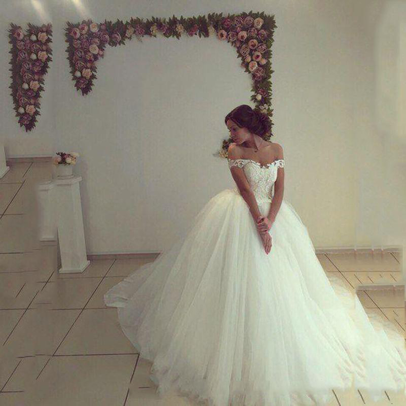 

Off Shoulder Lace Ball Gown Wedding Dresses with Appliques Court Train Lace Up Back Tulle Plus Size Wedding Bridal Gowns, White