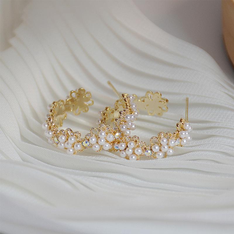 

Romantic Flower Pearl Earrings High Quality Charm Exquisite Hoop Earrings Fashion Wedding Parties Women Jewelry