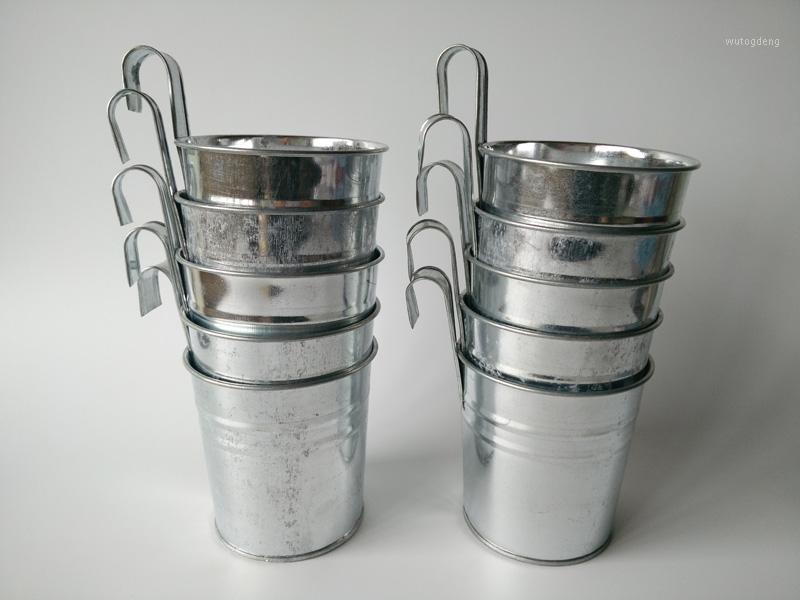 

Wholesale-10Pcs wall hanging Galvanized bucket Silvery Metal Plant Flower Pots Hanging Wedding Tub vertical balcony pot1