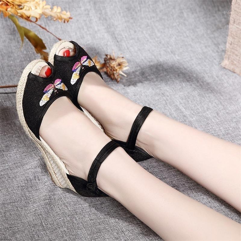 

2021 Summer New Women's Shoes Wedge Heel Embroidered Shoes Woven Fish Mouth Sandals National Style Old Beijing Cloth1, Black