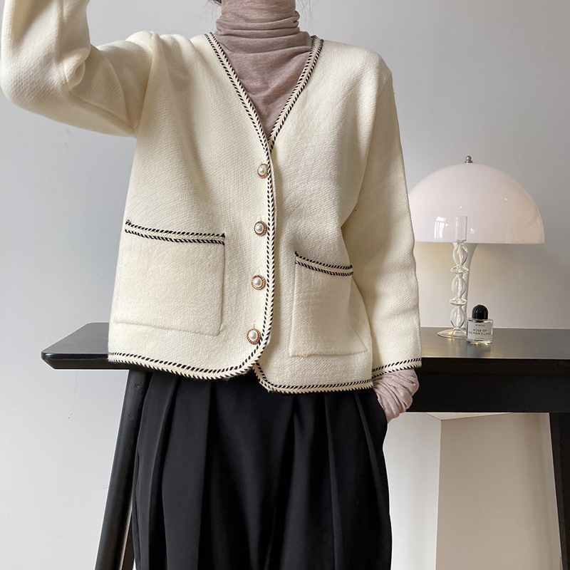 

New 2021 Spring V-neck Long Sleeve Knitted Striped Cute Button Sweater Poncho Casual Women Cardigans Bdk0, Black