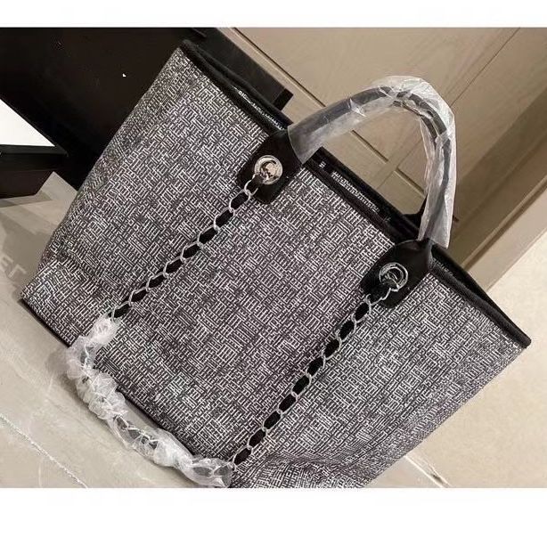 

Brand new style embroidered beach handbags large capacityclassic casual, versatile, lightweight portable shoulder bag size 37*30cm