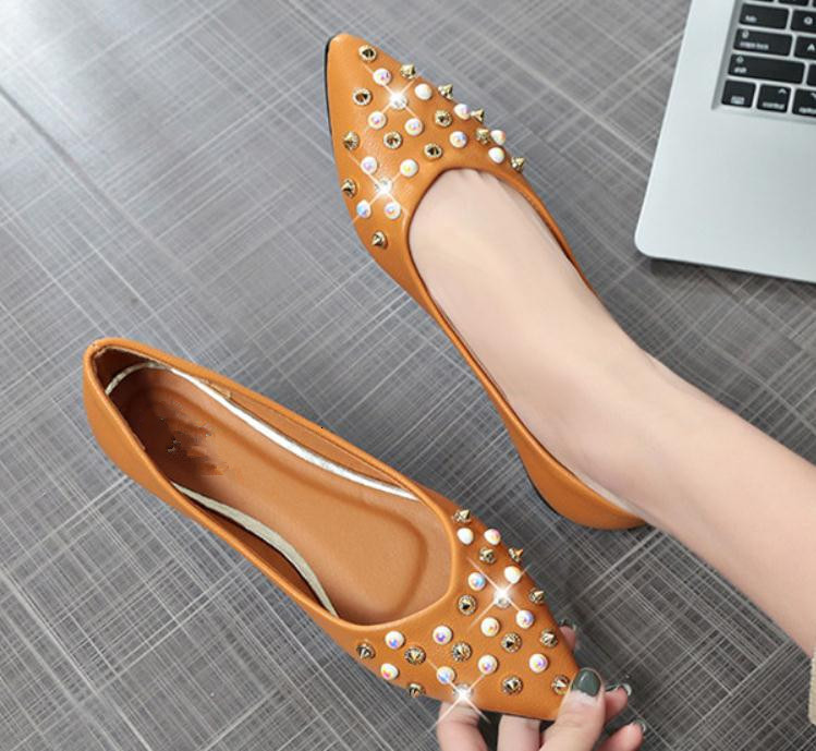 

2021 Free Send New Style Spring and Autumn Korean Shallow Mouth Flat Bottom Rivet Pointed End Women's Shoes 7X8M, Black
