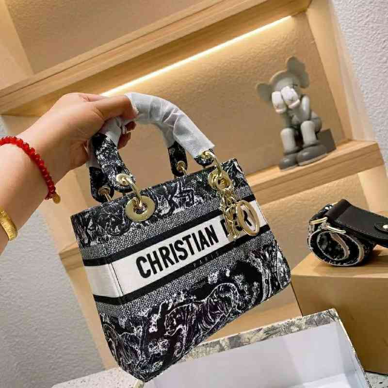 

Luxury Designer Handbags Christian Summer New Princess Canvas Lady Handbag One Shoulder Messenger Bag, Red