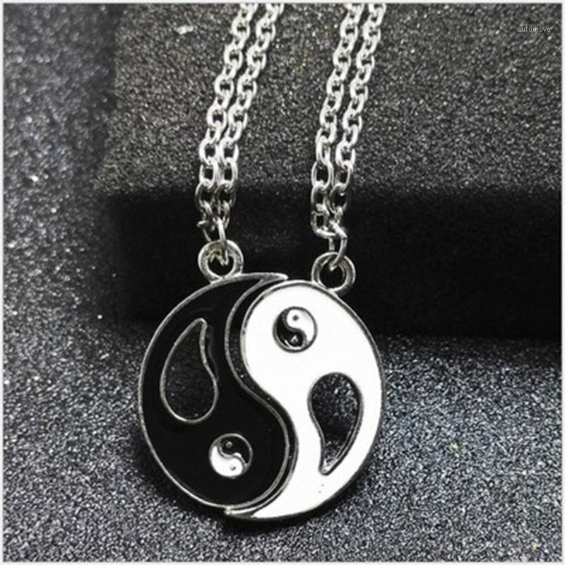 

New Best Friends Pendant Necklace Yin Yang Tai Chi Gossip Stitching Set Black White Couple Pair chain Necklace Men's Gift1