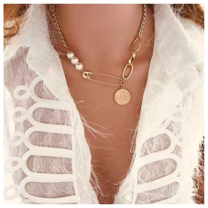 

Simple Punk Female Round Pendant Necklaces Personality Thick Chain Pin Combination Short Necklace for Woman Party Jewelry