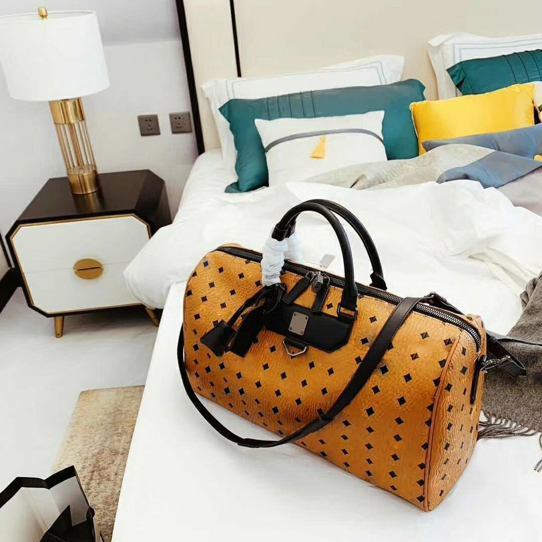 

MCN oversize Travel bags Women Luxurys Designers Bag 2021original pillow pack patent handbag Genuine Leather Shoulder wallet imitation brands clutch wholesale, Brown