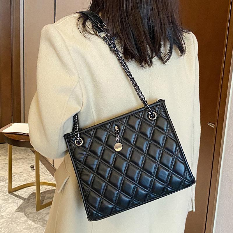 

Fashion Pu Leather Women Handbags High Quality Small Shoulder Bags Designer Female Chain Crossbody Bags for Women Messenger Bag, Black