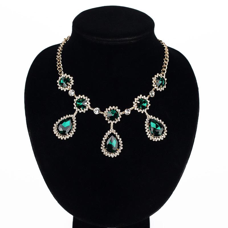 

Chains YFJEWE Vintage Luxury Royal Green Gold Rhinestone Women Necklaces Pendant Drop Crystal Gem Necklace #N027