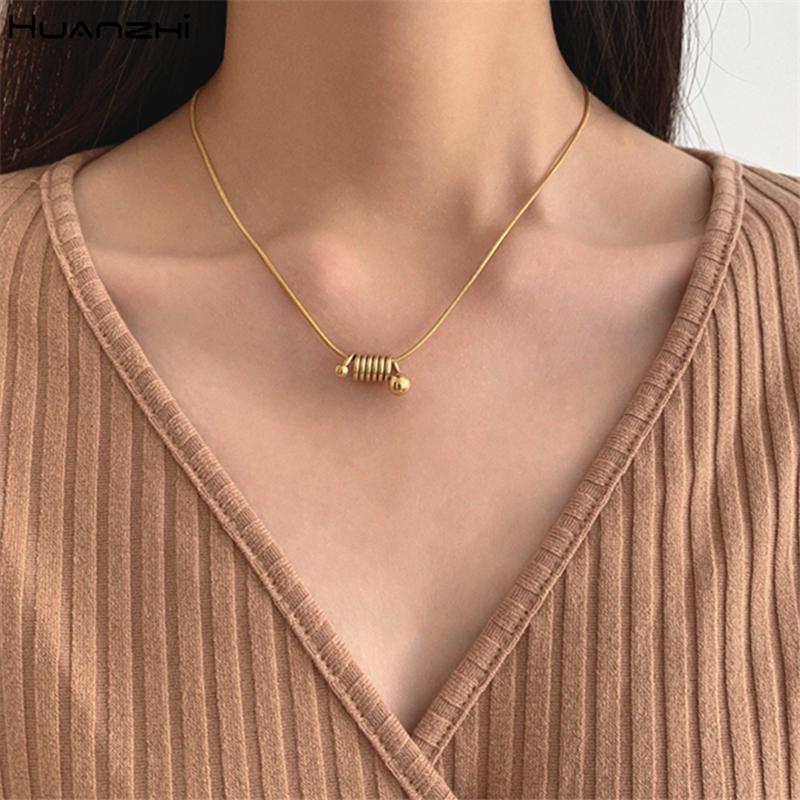 

HUANZHI 2021 New Gold Silver Color Metal Geometric Irregular Spiral Spring Clavicle Chain Hip Hop Necklace for Women Jewelry
