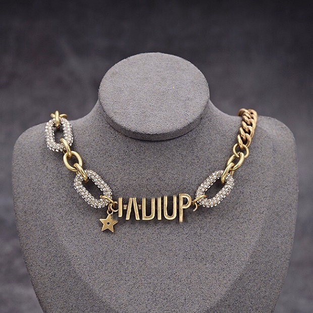 

Luxury Designer Jewelry Women Necklaces letter O chains Necklace with Stamps Brass Material Retro Gold hip hop Fashion Jewelry