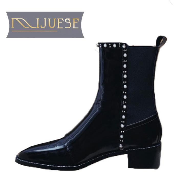 

MLJUESE 2021 women Ankle boots Cow leather Winter short plush Round Toe Med heels female Riding boots size 40, Black