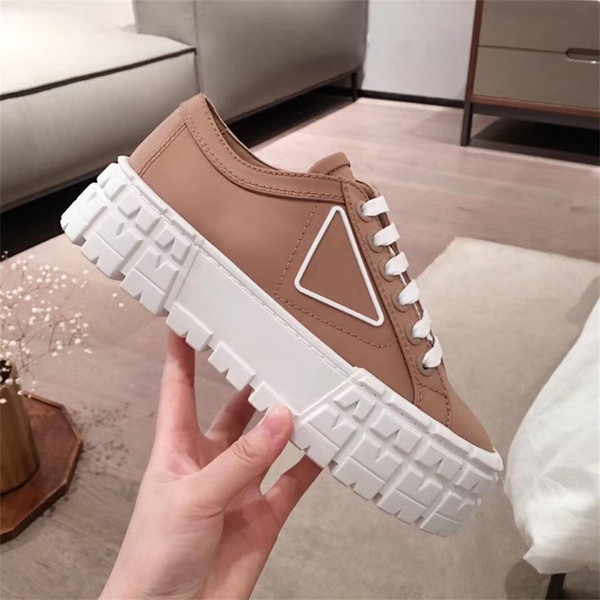 

2021 new high-end quality Nylon gabardine sneakers comfortable casual shoes fashion all-match trend purely handmade to increase the sole, Black;red