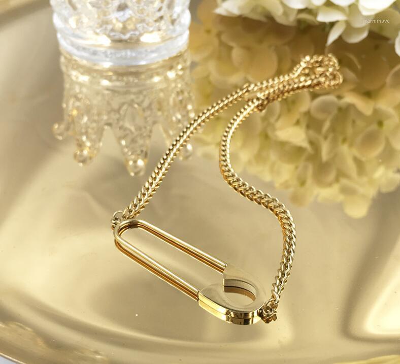 

Golden Pin Temperament Exaggerated Titanium Steel Colorless Thick Chain Paper Clip Clavicle Chain Necklace1