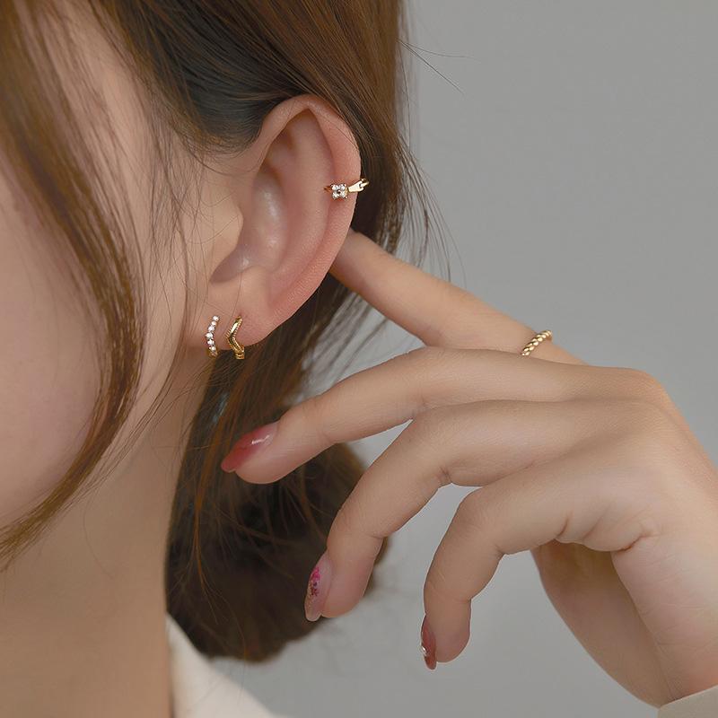 

2021 New Korean Cartilage Earring for Women Fashion Cz Small Screw Back Stud Tragus Conch Rook Lobe Piercing Jewelry