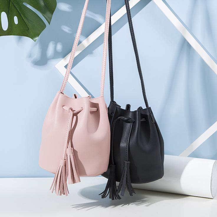 

Women's Bag Shoulder Crossbody Bucket Bags for Women 2021 Summer Tassel Women Bags Leather Purses Luxury Handbags, Black