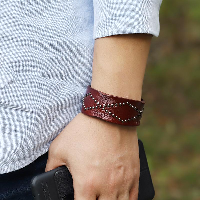 

Handmade Rivet Wide Leather Bracelet for Men Vintage Wrap Wristband Bracelets Women Jewelry Adjustable Hand Strap
