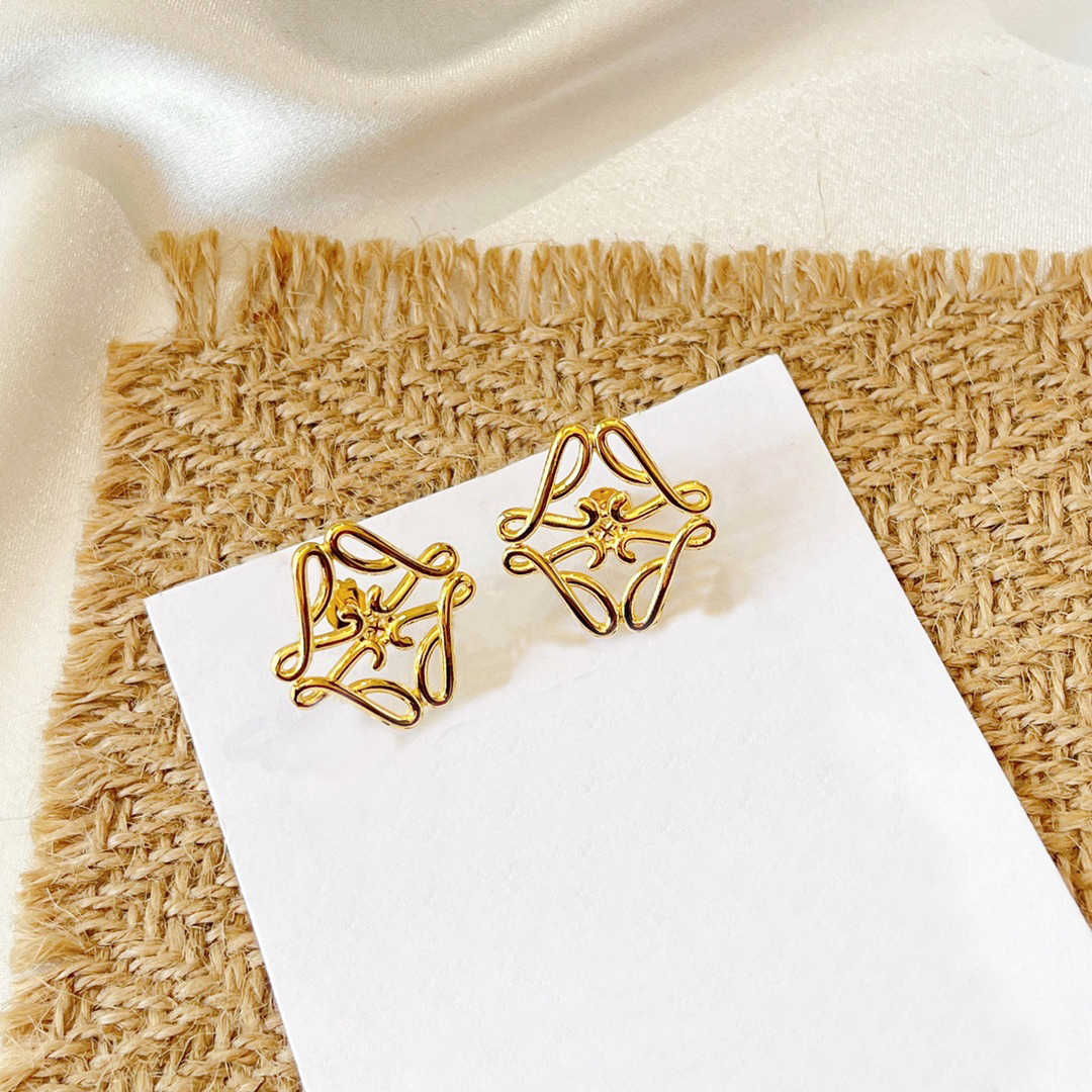 

High Quality Luxury Designer Jewelry Earrings Fashion Women Classic Unisex Gold Pattern Wedding Party Women Brand Gold Stud Earrings