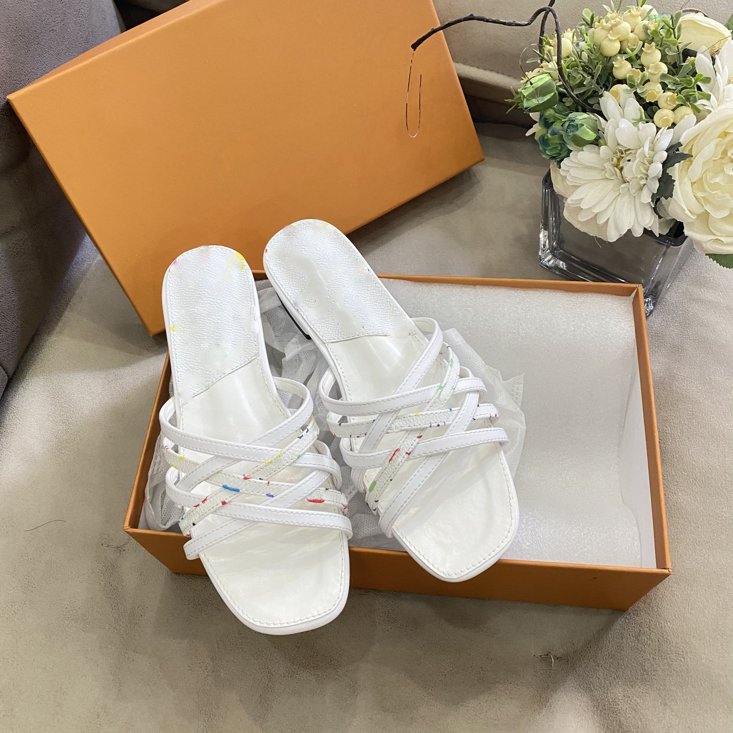 

Luxury Design Women Sandals Lady Slippers Shoes Slides Outdoor Designer Shoes Sandales Sport Sneakers, Black