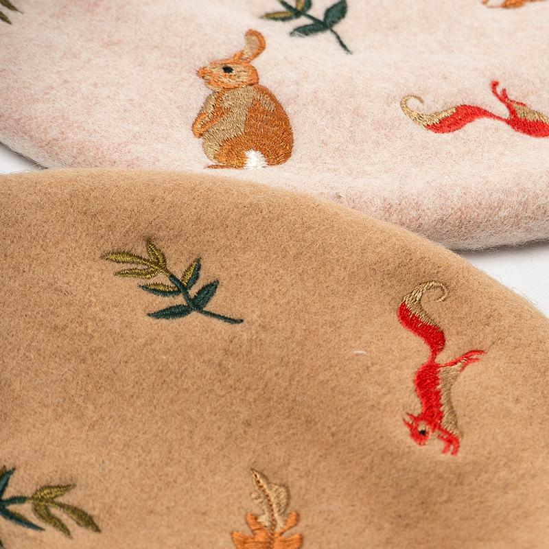 

Autumn Winter Women Girls Fashion Warm Artist Hat Wool Hat Mori Squirrel Leaves Embroidered Wool Beret Artist