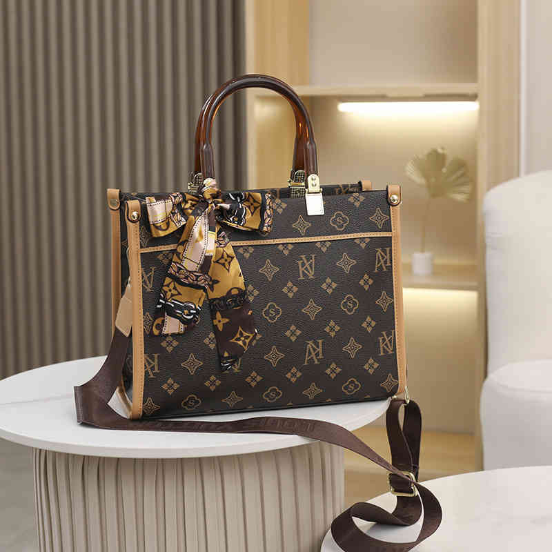 

2022 Factory Outlet women's bag new Korean fashion printing large capacity portable Tote Fashion temperament Single Shoulder Messenger Bag 9577, Reading