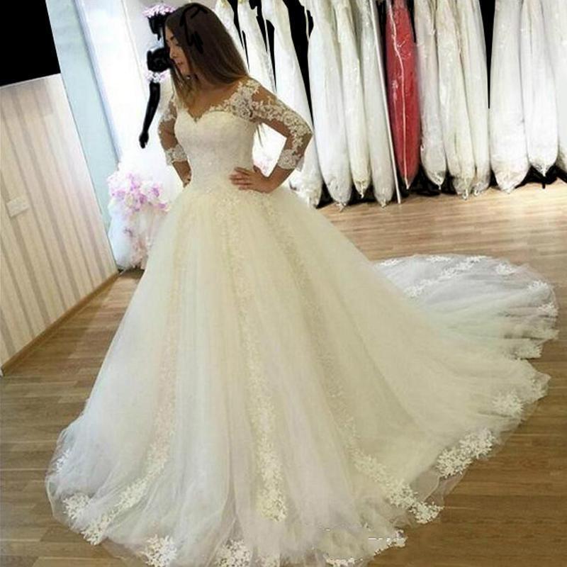 

Custom Made 3/4 Long Sleeves Lace Ball Gown Wedding Dresses with Beaded Appliques Court Train Lace Up Back Tulle Wedding Bridal Gowns, White