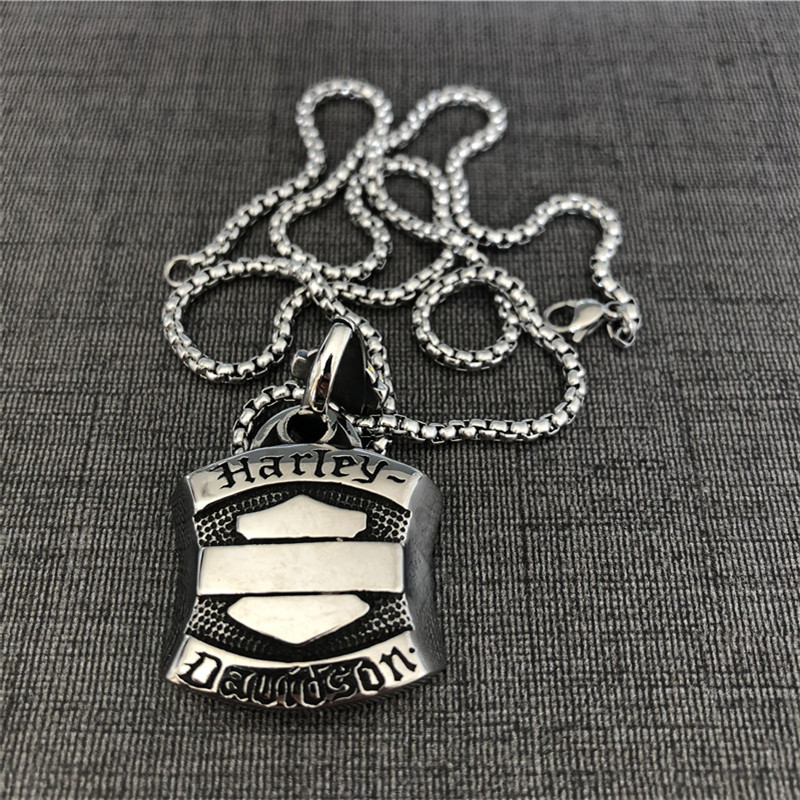 

2pcs/lot Newest Motorcycles Cool Necklace 316L Stainless Steel Jewelry Gold Silver Cool Man Motorbiker Pendant With Chain