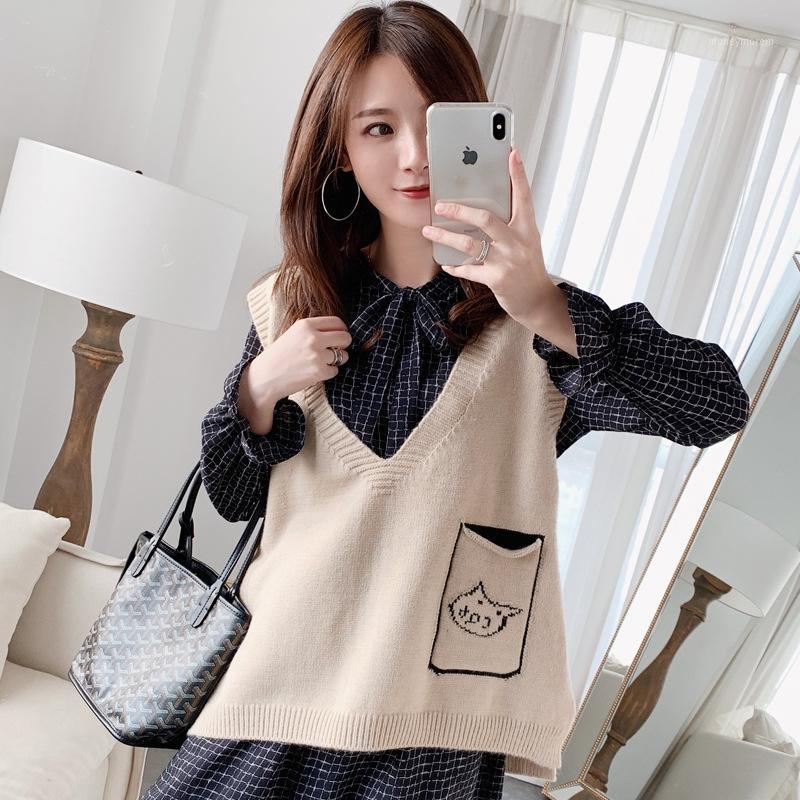 

Autumn and winter 2019 new jacquard embroidered vest women's V-Neck Sweater loose sleeveless sweater vest shoulder1, Blue